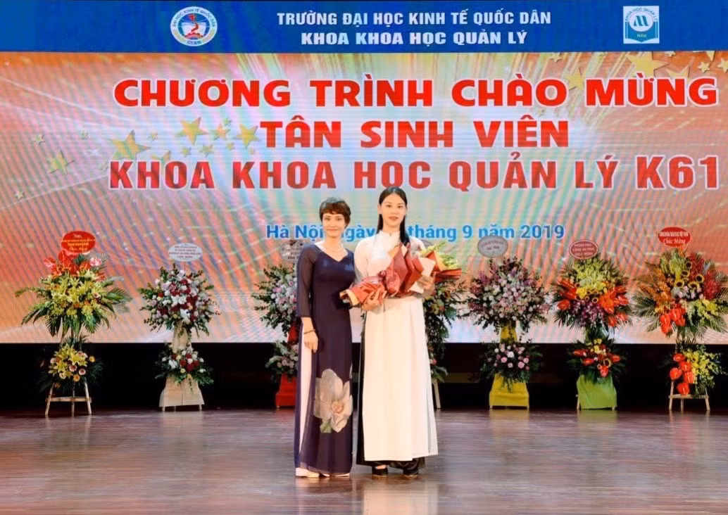 Nguyên Trang là Thủ khoa đầu vào chương trình cử nhân Quản lý công và chính sách bằng tiếng Anh (E-PMP) năm 2019.