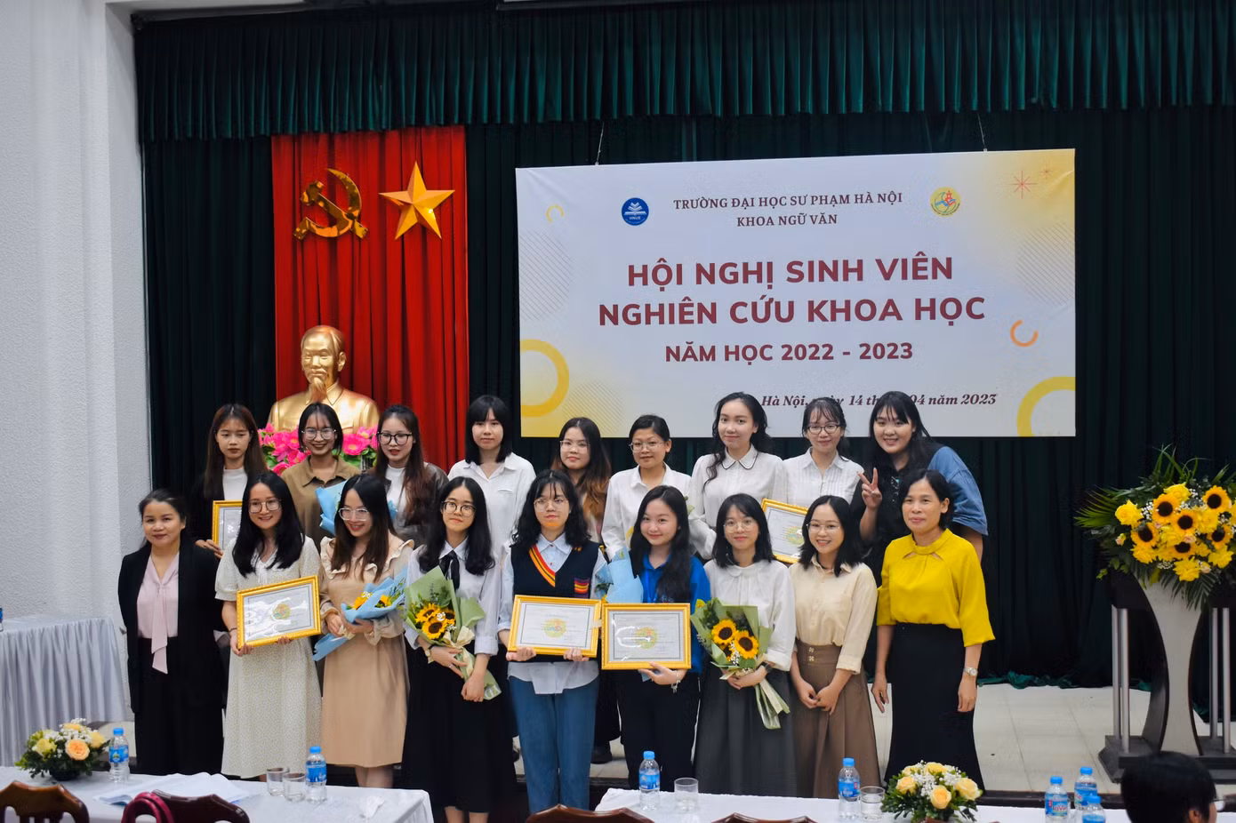 Trang Nhung đạt giải Ba hội nghị sinh viên nghiên cứu khoa học Khoa Ngữ văn năm học 2022 - 2023.