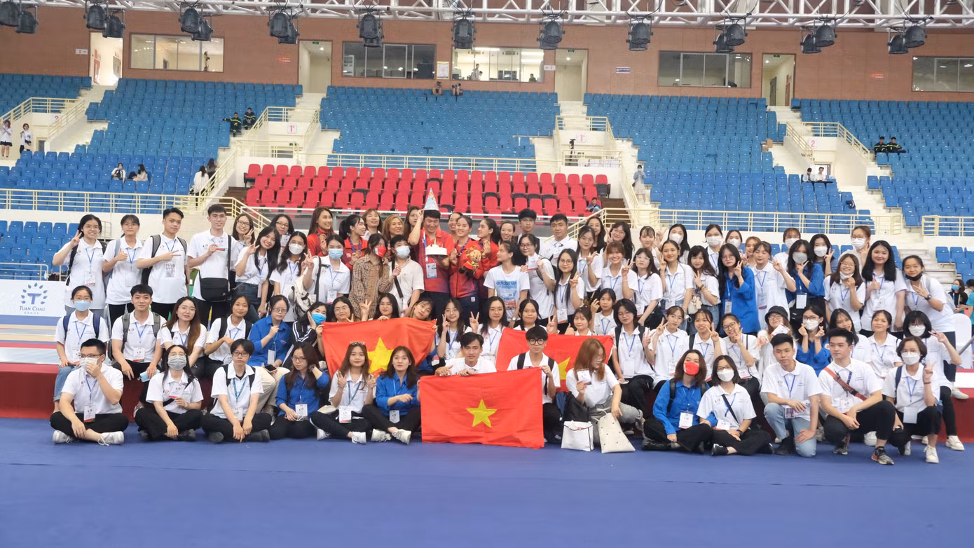 Bảo Ngọc cùng các bạn sinh viên tham gia SEA Games 31. Bảo Ngọc cùng các bạn sinh viên tham gia SEA Games 31.