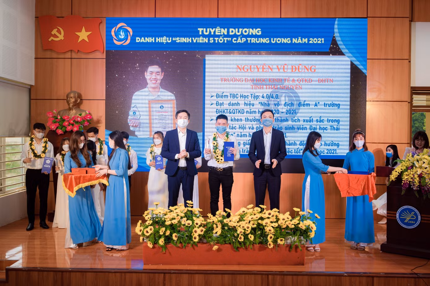 Nguyễn Vũ Dũng đạt danh hiệu “sinh viên 5 tốt” cấp Trung ương liên tục 2 năm liền (năm 2021 và năm 2022).