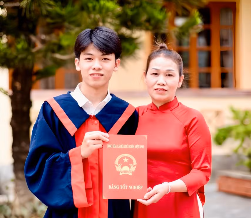 Nguyễn Đình Duy tân sinh viên ngành khoa học máy tính của Đại học Bách khoa Hà Nội.