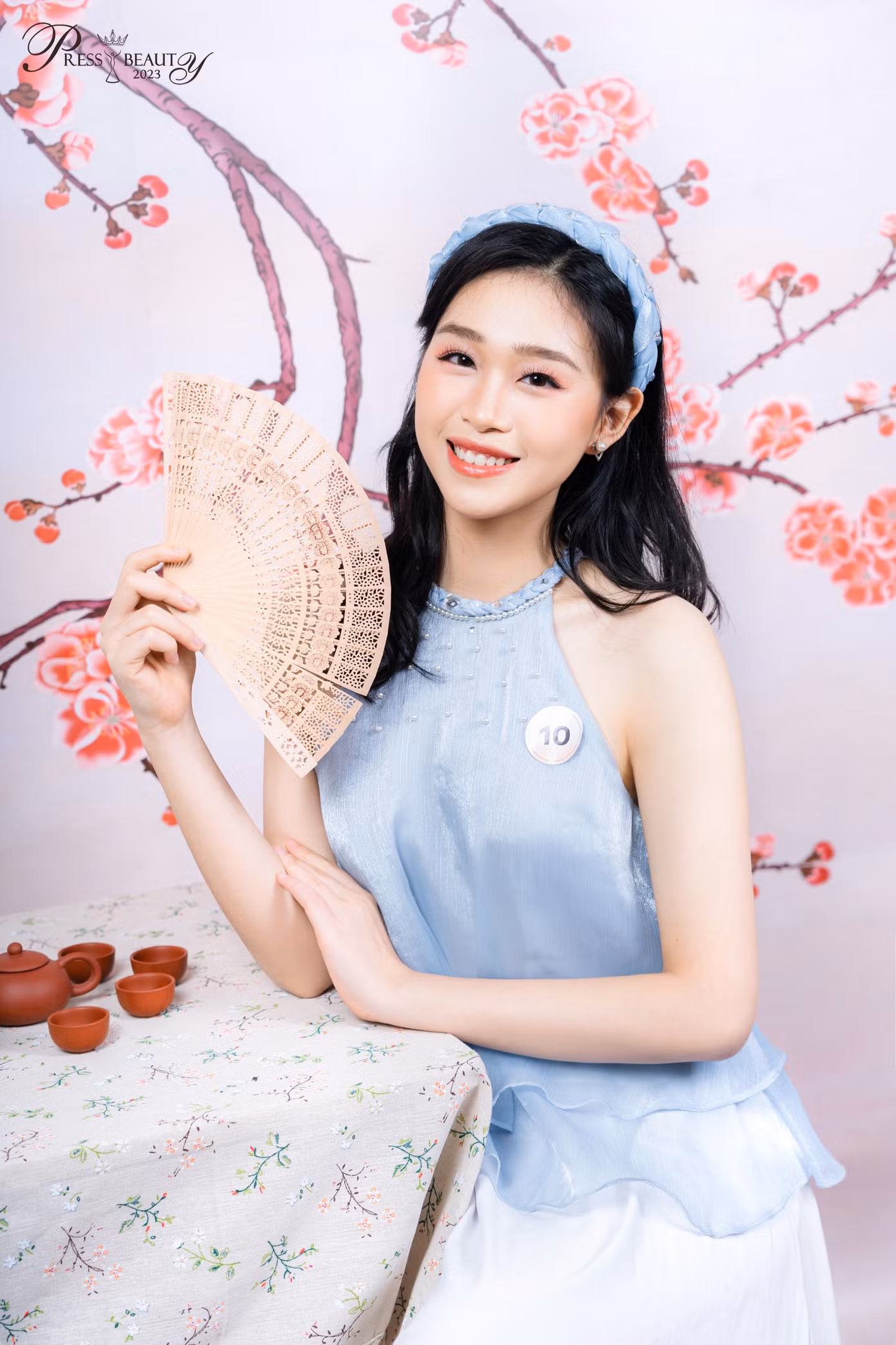 Cô nàng Vũ Hoàng Lam (SBD 10) nổi bật với nụ cười rạng rỡ, đầy thu hút trong Bộ ảnh xuân.