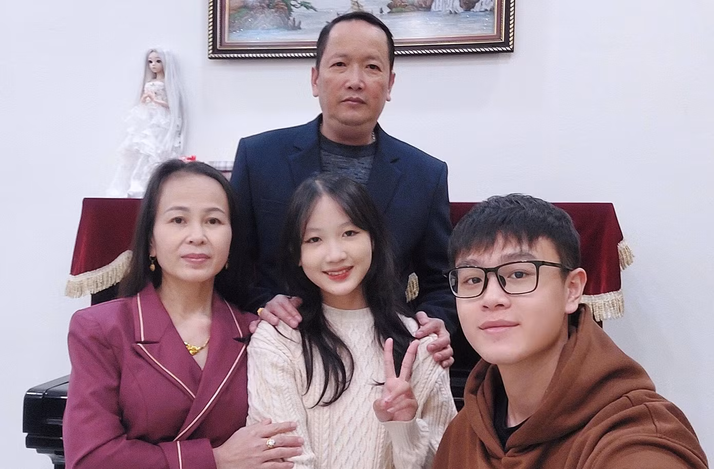 Gia đình của Lăng Nguyễn Hùng Anh. Gia đình của Lăng Nguyễn Hùng Anh.
