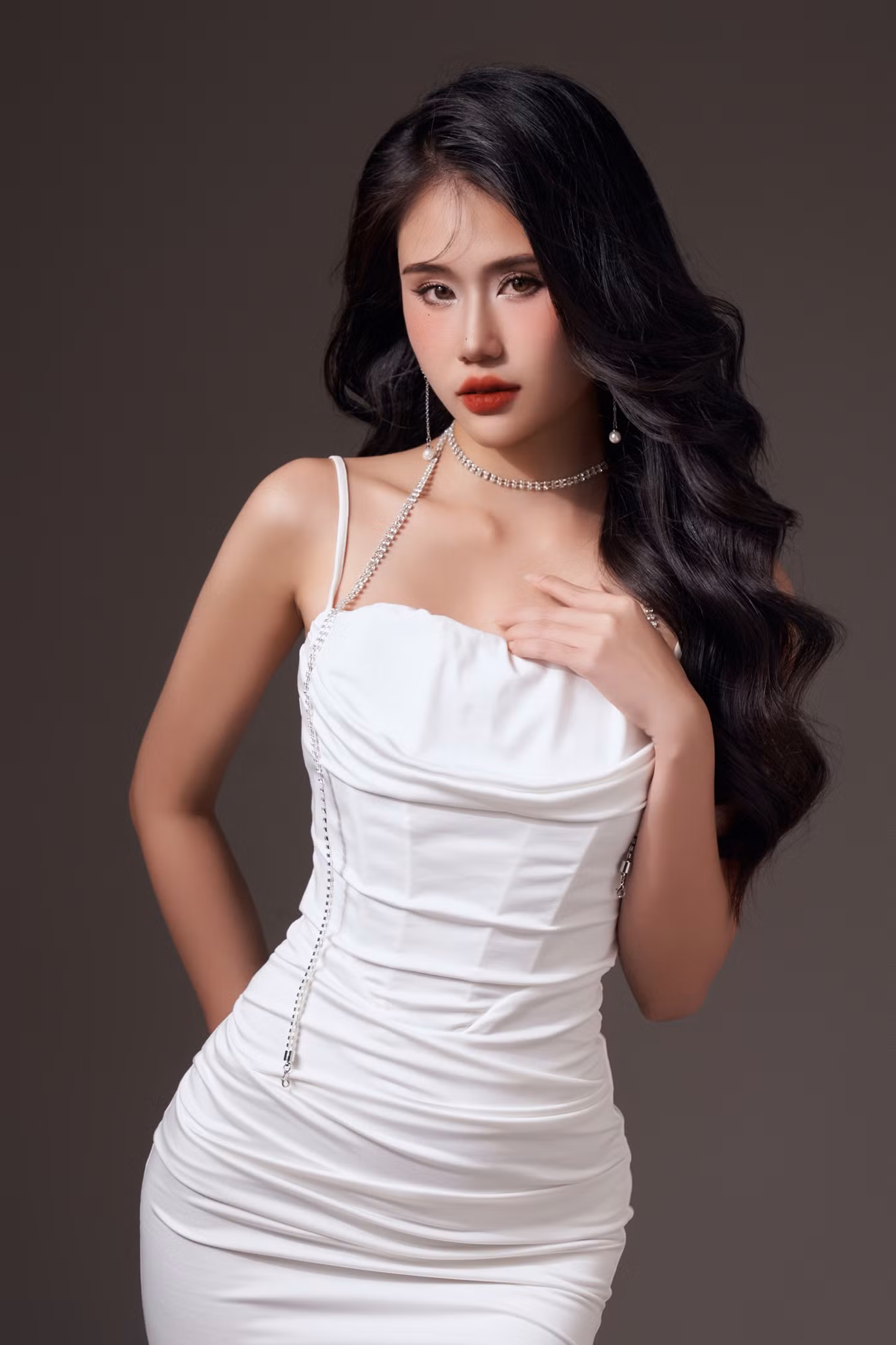 Chưa từng tham gia các cuộc thi sắc đẹp trước đây, việc ghi danh tham dự Miss Cosmo Vietnam 2023 của Ngân Hà khiến mọi người không khỏi bất ngờ.
