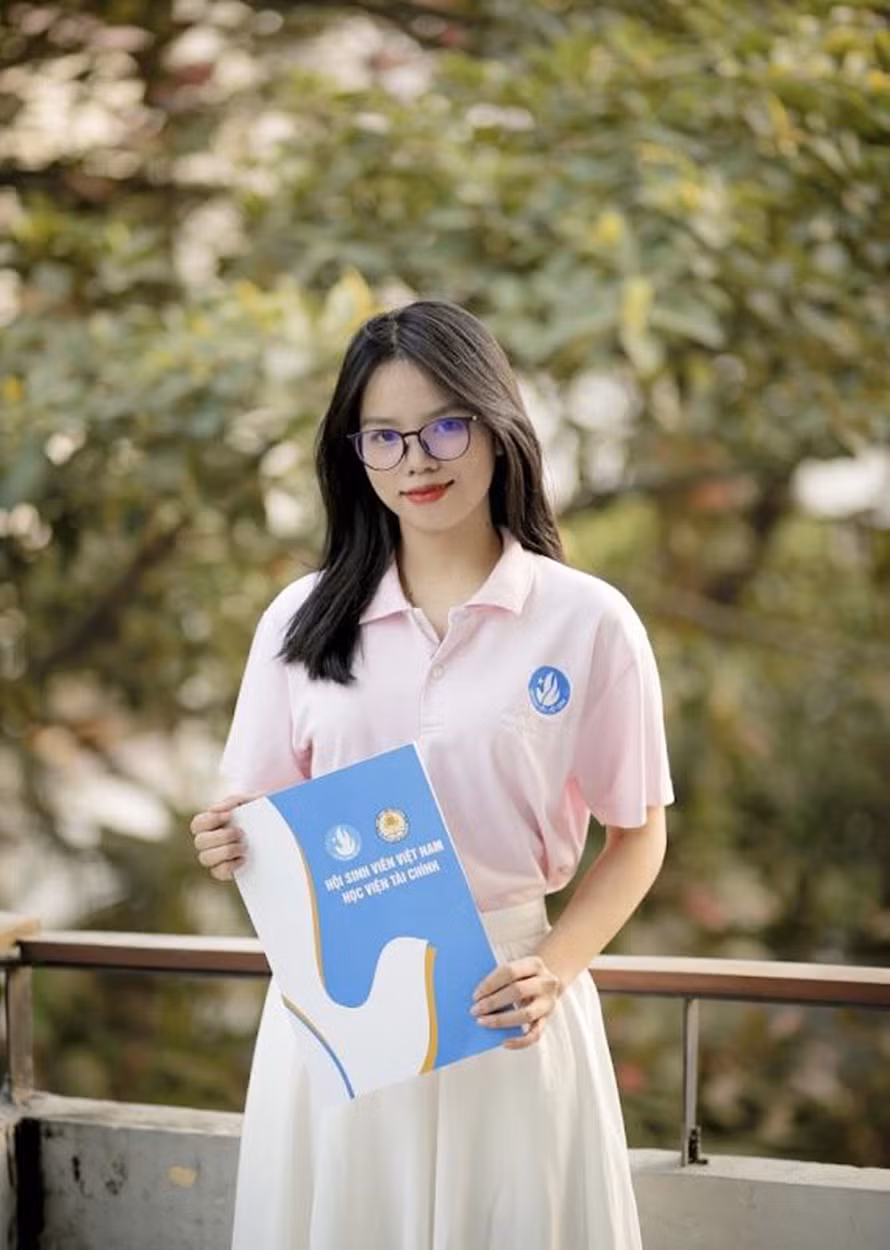 Nguyễn Thị Tâm Phương (sinh năm 2002) sinh ra và lớn lên tại Bắc Giang.