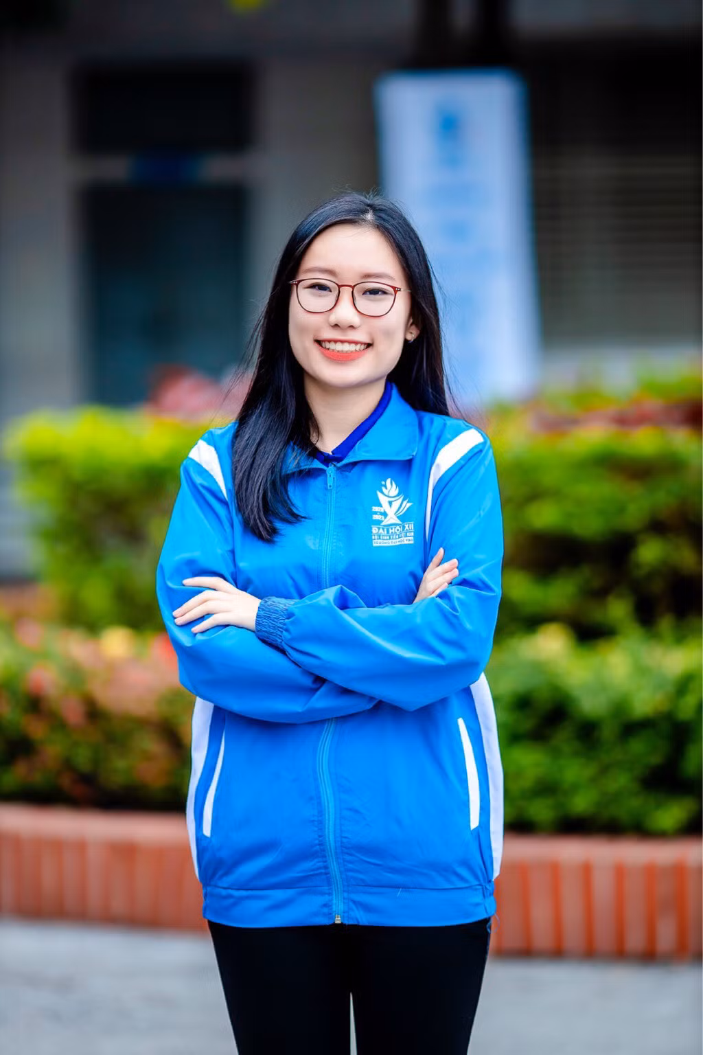 Nguyễn Nguyệt Anh (20 tuổi) hiện là sinh viên năm 3, lớp 61A1 Sư phạm tiếng Anh tài năng, Khoa Sư phạm Ngoại ngữ, Trường Đại học Vinh. Nguyễn Nguyệt Anh (20 tuổi) hiện là sinh viên năm 3, lớp 61A1 Sư phạm tiếng Anh tài năng, Khoa Sư phạm Ngoại ngữ, Trường Đại học Vinh.