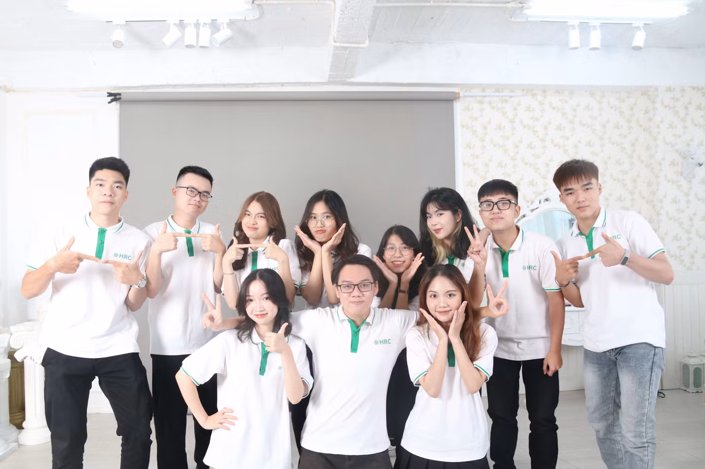 Ngọc chụp cùng CLB HRC.