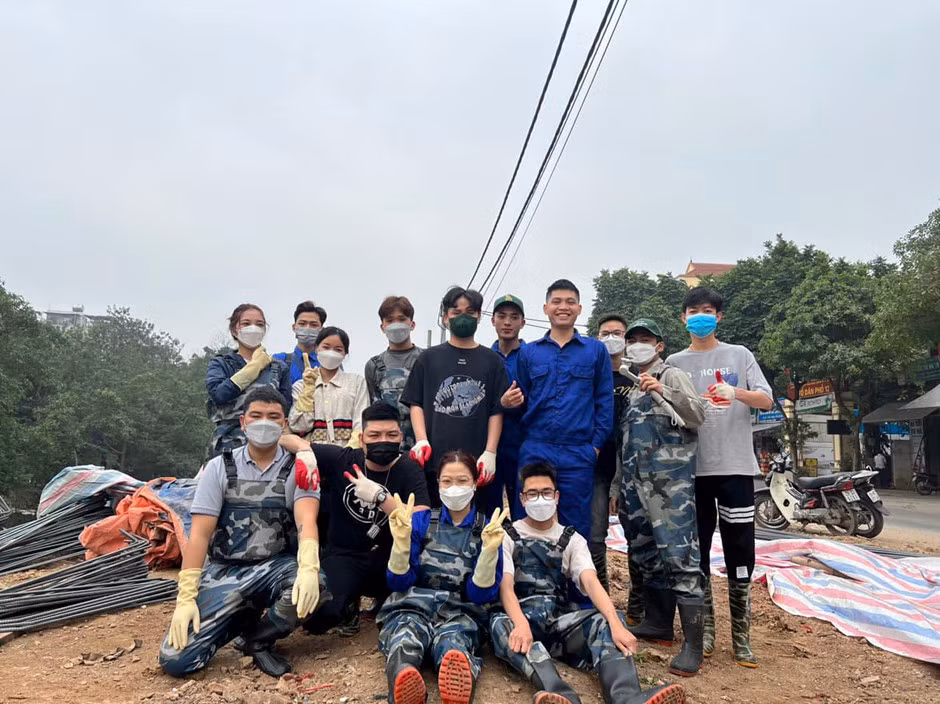 Nhóm Hà Nội Xanh cùng các thành viên (Ảnh:NVCC)