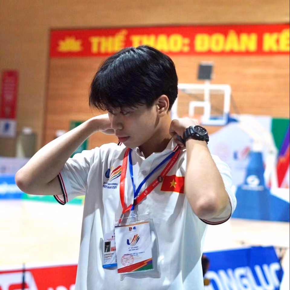 Hải Phong khi làm tình nguyện viên tại SEA Games 31.
