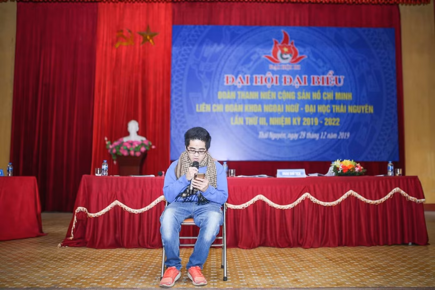 Không chỉ vậy, anh luôn nhiệt huyết với những hoạt động Đoàn - Hội và phong trào sinh viên.