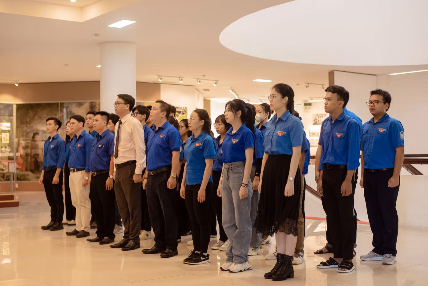 Tuổi trẻ Đại học Khoa học đời đời nhớ ơn Chủ tịch Hồ Chí Minh vĩ đại.
