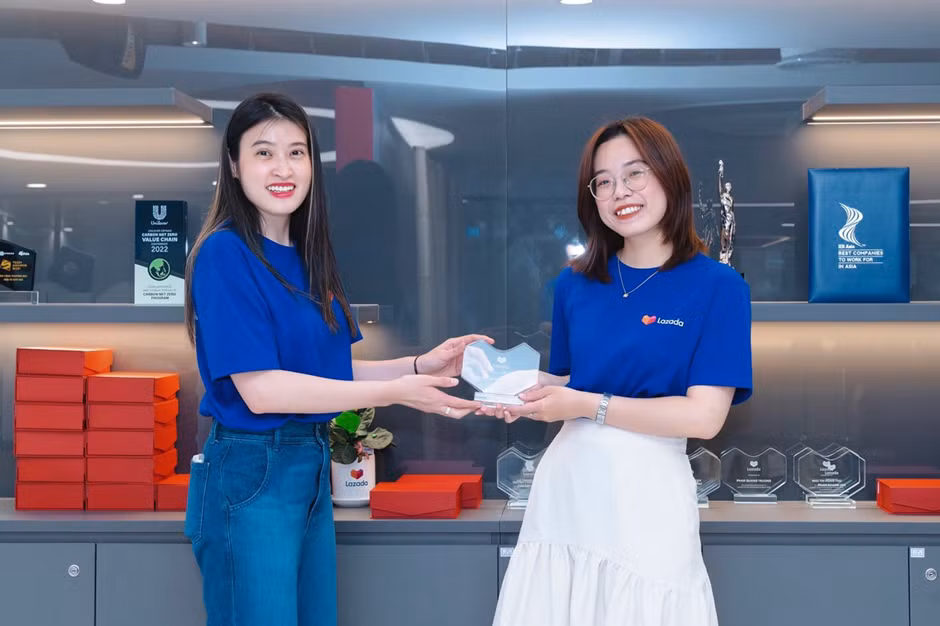 Ngọc Minh vinh dự được nằm trong top 25 sinh viên toàn quốc nhận Học bổng của Lazada.