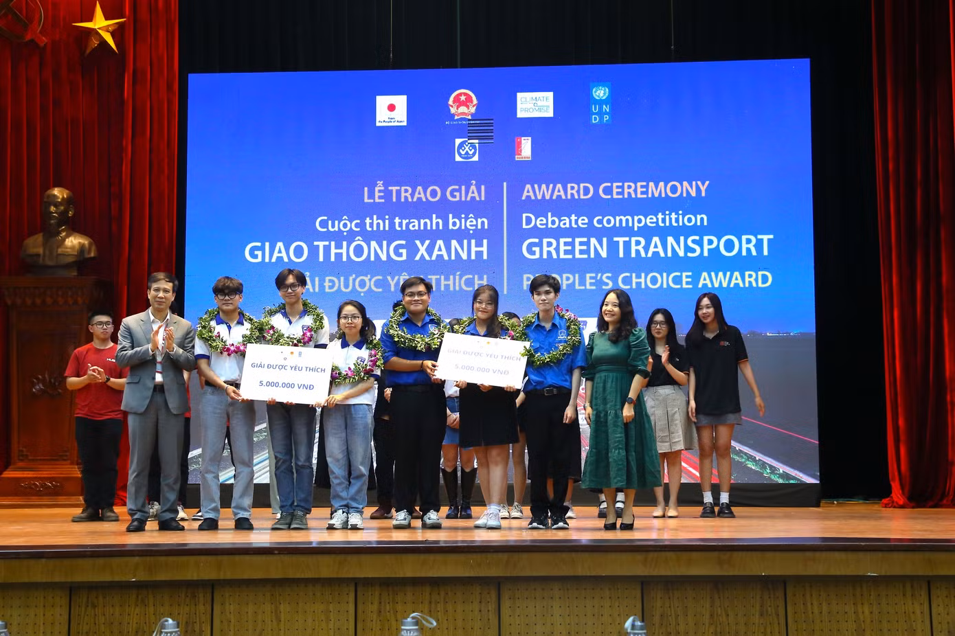 Sinh viên tích cực tham gia nhiều hoạt động, nghiên cứu khoa học, cuộc thi từ trong nước đến quốc tế.