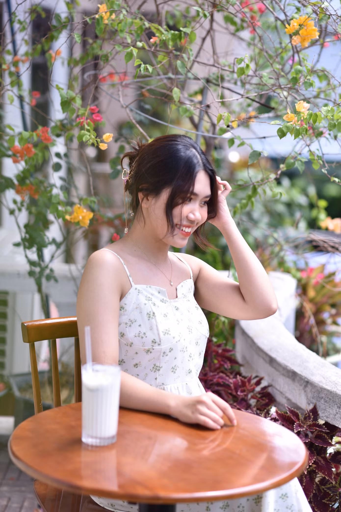 Trịnh Phương Thảo (sinh năm 2001 tại Thái Nguyên) là sinh viên năm 4 ngành Dược học Trường Đại học Y - Dược, Đại học Thái Nguyên.