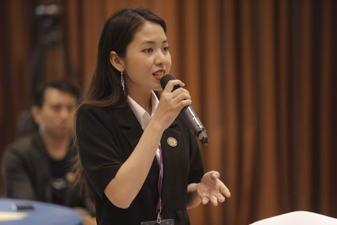 Hải Đăng đang hàng ngày bồi đắp thêm kiến thức và kỹ năng cho bản thân để thực hiện giấc mơ chinh phục những học bổng cho những cấp học cao hơn trong tương lai. Hải Đăng đang hàng ngày bồi đắp thêm kiến thức và kỹ năng cho bản thân để thực hiện giấc mơ chinh phục những học bổng cho những cấp học cao hơn trong tương lai.