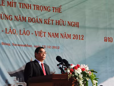 Các dồng chí Lê Hồng Anh Bunnhăng Voilachit, Đinh Thế Huynh, Lê Khả Phiêu… phát biểu