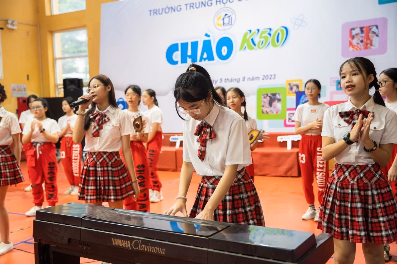 Cô Liên cho rằng, dù âm nhạc không phải môn chính nhưng có tác dụng rất lớn trong việc giúp các em giải tỏa căng thẳng, tạo không khí vui vẻ, thoải mái hơn sau mỗi giờ học.