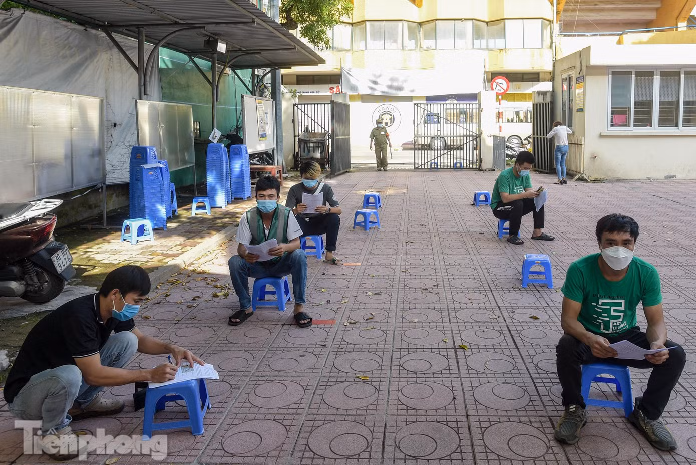 Trước đó, ngày 4/9, UBND TP thống nhất đề xuất của Sở Giao thông Vận tải Hà Nội về thời gian được phép hoạt động vận chuyển giao nhận, hàng hóa, bưu phẩm, bưu chính bằng xe mô tô, xe hai bánh từ 9h đến 20h hàng ngày.