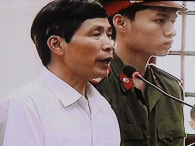 Ông Khanh bị tuyên 30 tháng tù tại phiên sơ thẩm