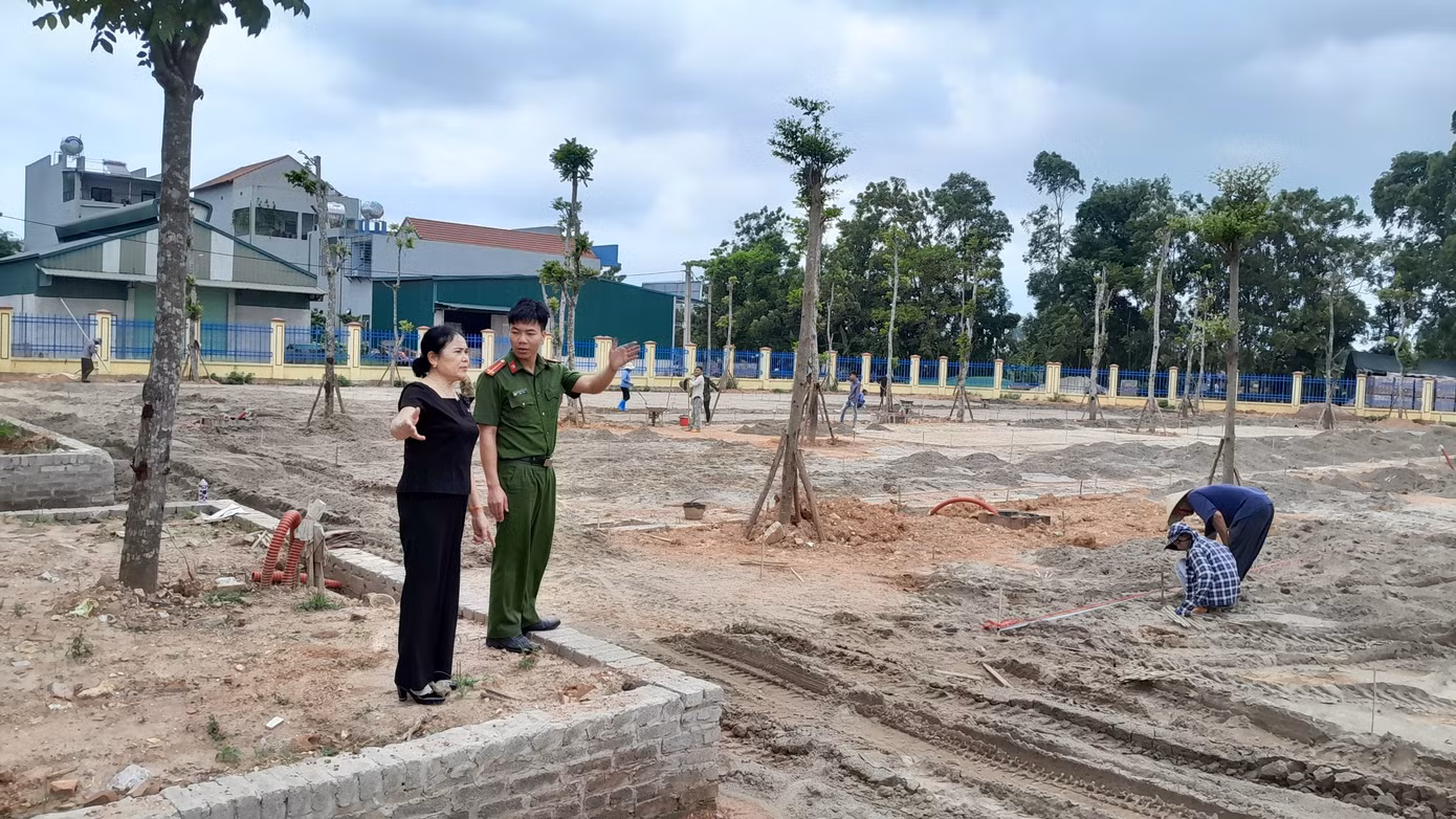 Các công trình văn hóa đang được xây dựng tại Tổ dân phố Trong Ngoài, thị trấn Hương Canh