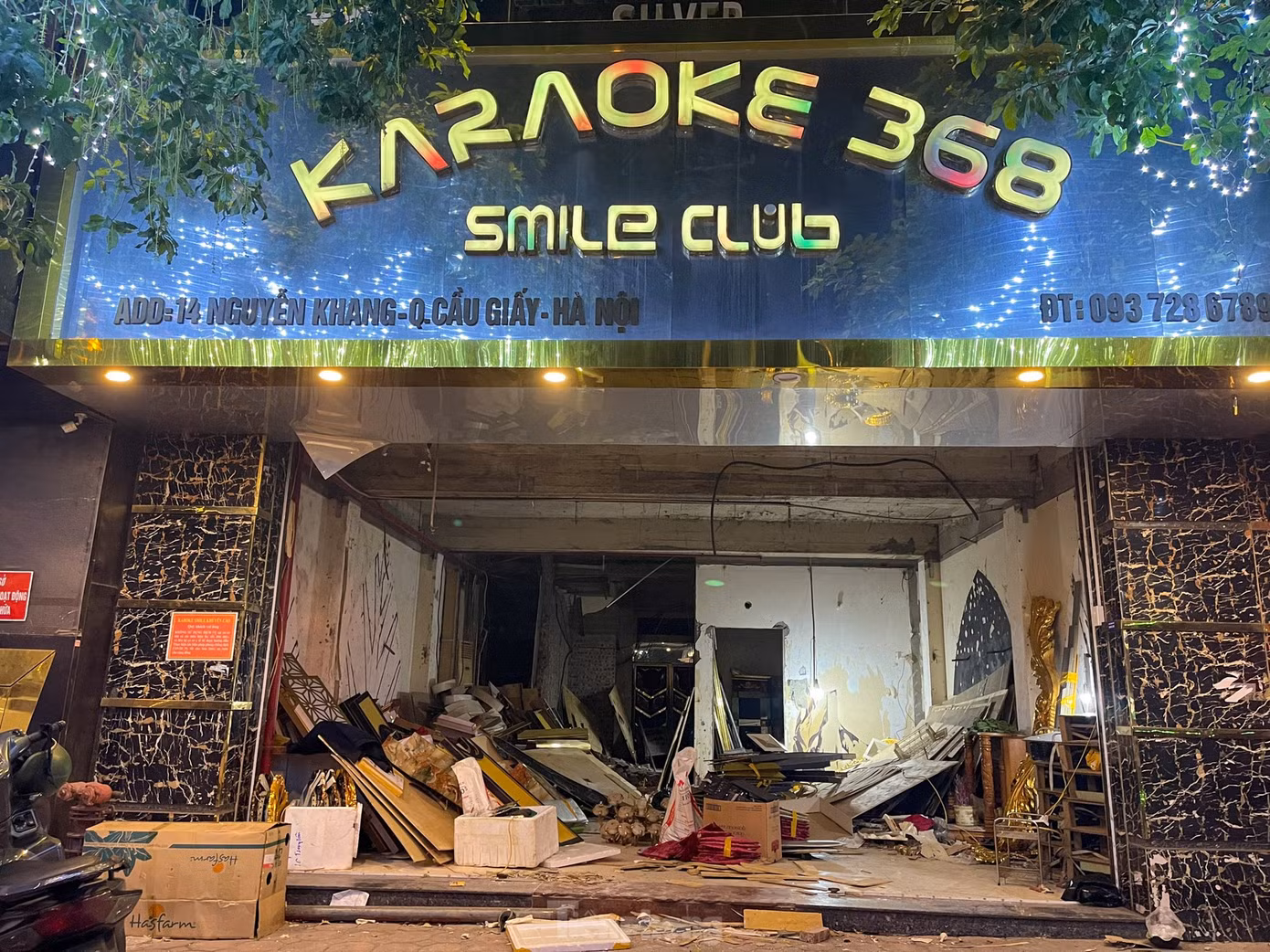 Nhiều quán karaoke ở Hà Nội đã phải đóng cửa, tháo dỡ trả mặt bằng. Ảnh: Nguyễn Trọng Tài Nhiều quán karaoke ở Hà Nội đã phải đóng cửa, tháo dỡ trả mặt bằng. Ảnh: Nguyễn Trọng Tài