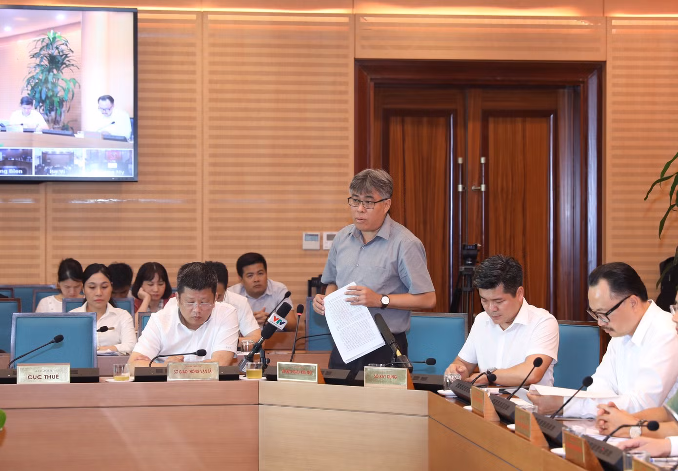 Ông Phạm Quốc Tuyến - Phó Giám đốc Sở Quy hoạch Kiến trúc Hà Nội - trao đổi tại buổi họp báo. Ông Phạm Quốc Tuyến - Phó Giám đốc Sở Quy hoạch Kiến trúc Hà Nội - trao đổi tại buổi họp báo.