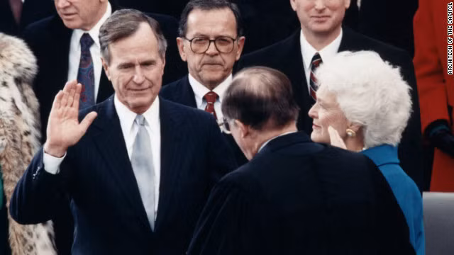 Ông George H. W. Bush (Bush cha) tuyên thệ nhậm chức tổng thống Mỹ vào ngày 20-1-1989. Ông George H. W. Bush (Bush cha) tuyên thệ nhậm chức tổng thống Mỹ vào ngày 20 1 1989