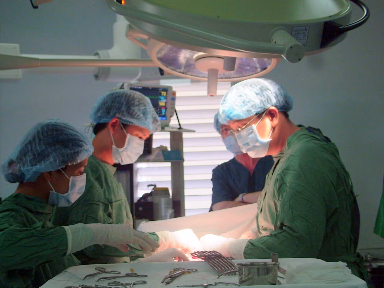 Bệnh viện tư luôn trải thảm đỏ mời gọi bác sĩ, dược sĩ với mức lương 30-50 triệu đồng/tháng. Ảnh: L.N Bệnh viện tư luôn trải thảm đỏ mời gọi bác sĩ, dược sĩ với mức lương 30-50 triệu đồng/tháng