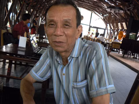 Có bao nhiêu tiếng cười ông mang tặng hết cho đời, chỉ giữ lại nỗi cô đơn buồn tủi 