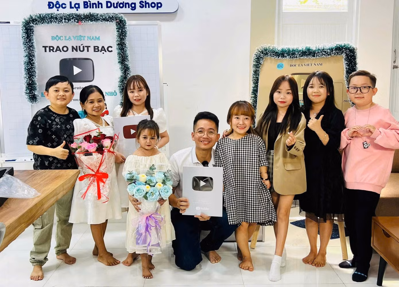 Những con người nhỏ bé giờ đã có thể tận dụng lợi ích của mạng xã hội để kiếm được tiền tỉ.