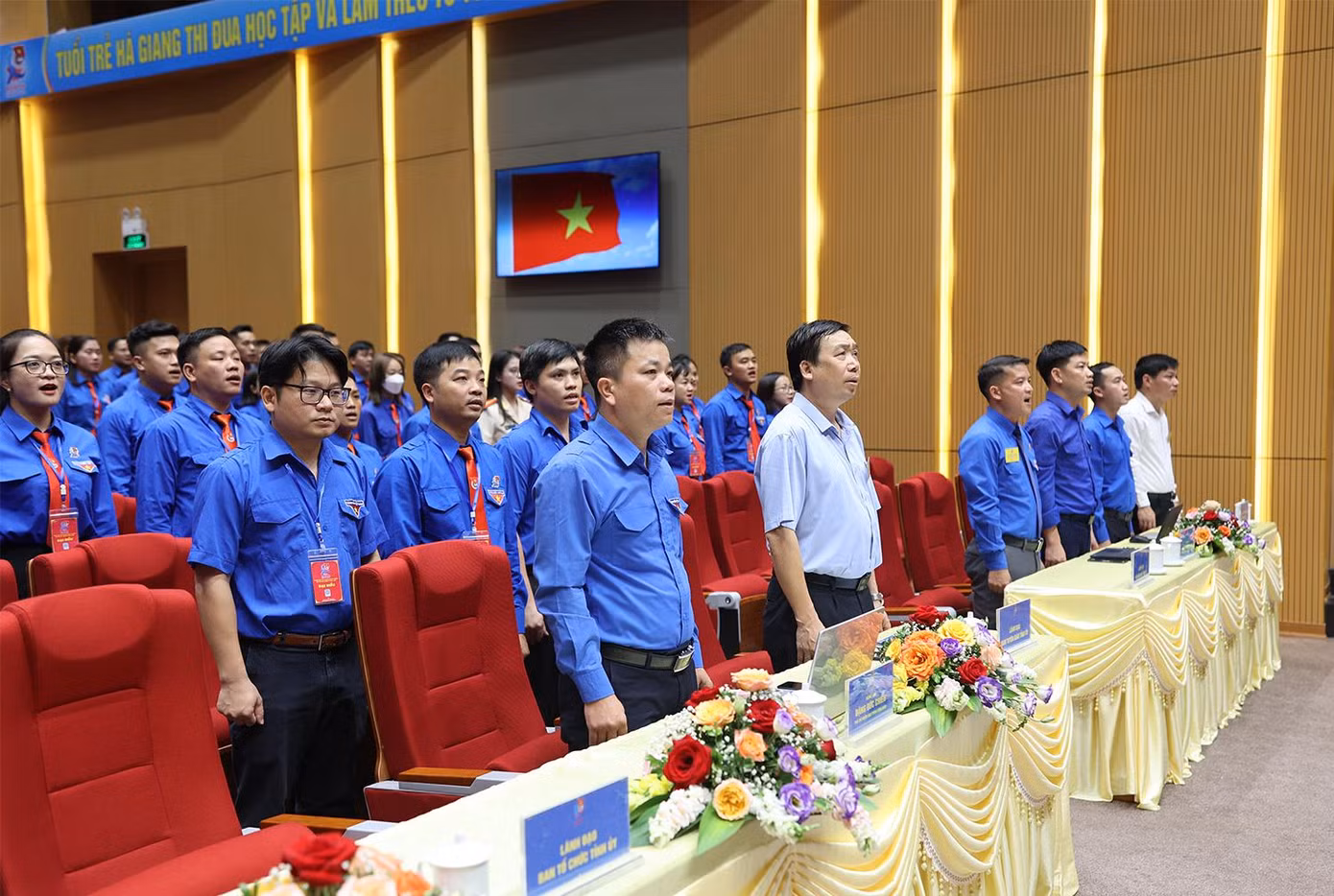 Các đại biểu dự lễ khai mạc đại hội