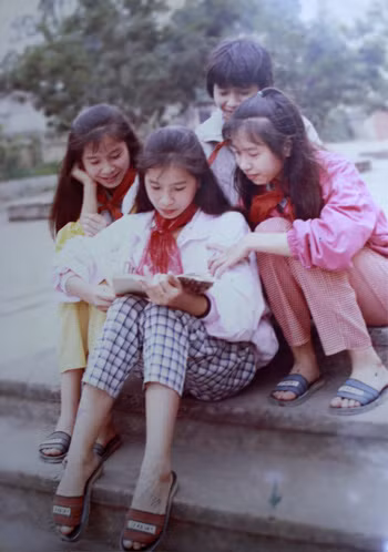 4 chị em Bắc, Nam,Thống, Nhất khi đang là học sinh cấp 2, trường Phương Liên