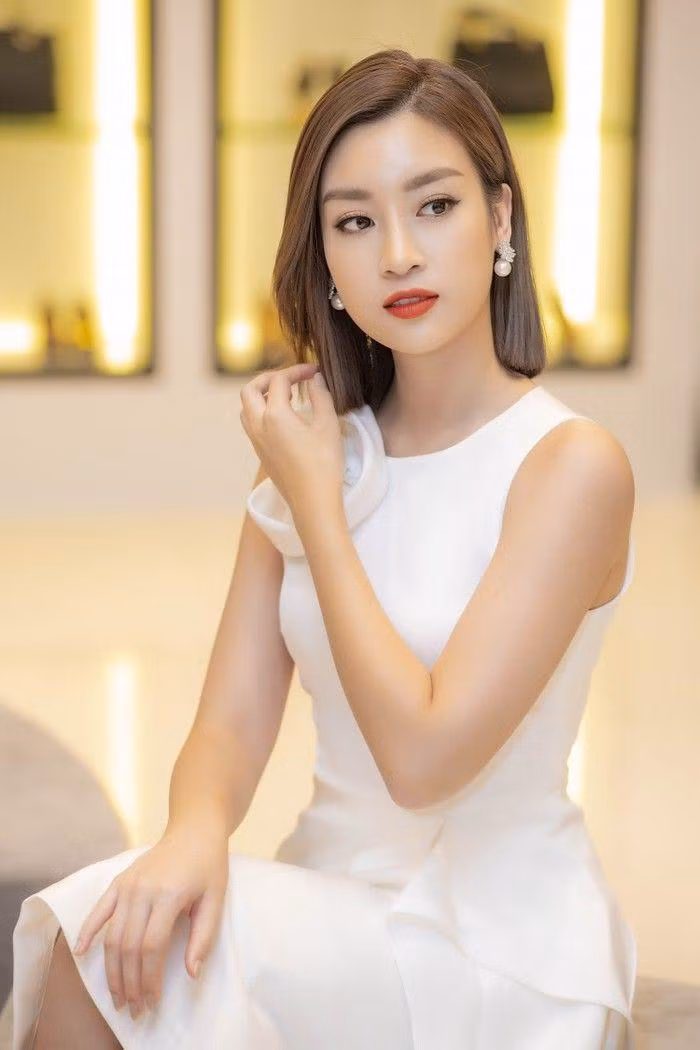 Có thể thấy, dù sở hữu mái tóc dài hay ngắn ngang vai thì các nàng hậu vẫn cho thấy thần thái rạng rời, gương mặt xinh đẹp và ấn tượng.