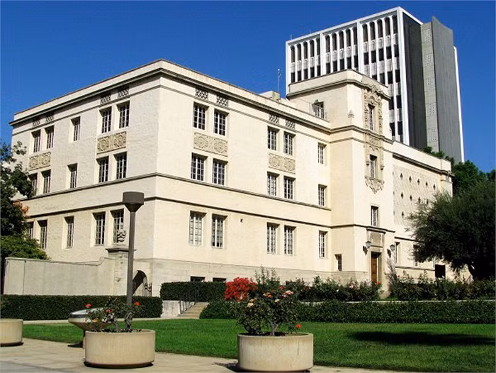 Viện Công nghệ California.( Mỹ) từ trường dạy nghề thủ công trở thành trung tâm nghiên cứu khoa học hàng đầu thế giới, Caltech là ngôi nhà chung của nhiều nhà khoa học lớn thế kỷ 20