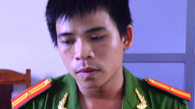 Kẻ giả danh Thiếu tá hình sự. Ảnh: Tuổi Trẻ