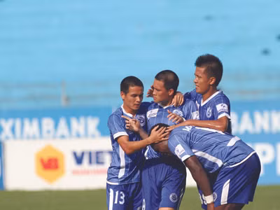 Việc CLB bóng đá Hà Nội có tham dự mùa giải 2013 hay không vẫn chưa có lời giải. Ảnh: VSI