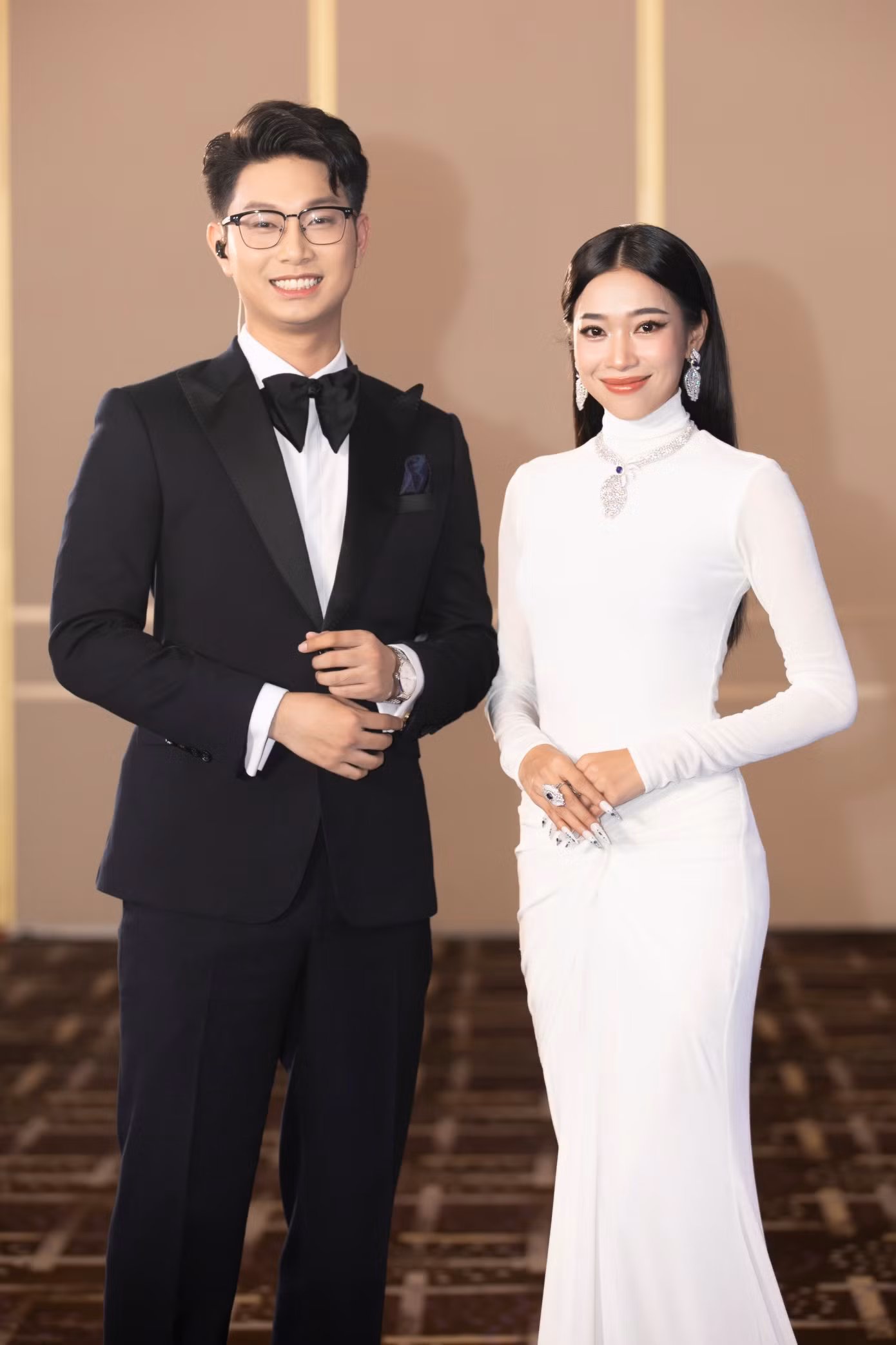 Trọng Hiền - Ngọc Thảo trở thành bộ đôi dẫn thảm đỏ cuộc thi Mr World Việt Nam 2024. Trọng Hiền - Ngọc Thảo trở thành bộ đôi dẫn thảm đỏ cuộc thi Mr World Việt Nam 2024.