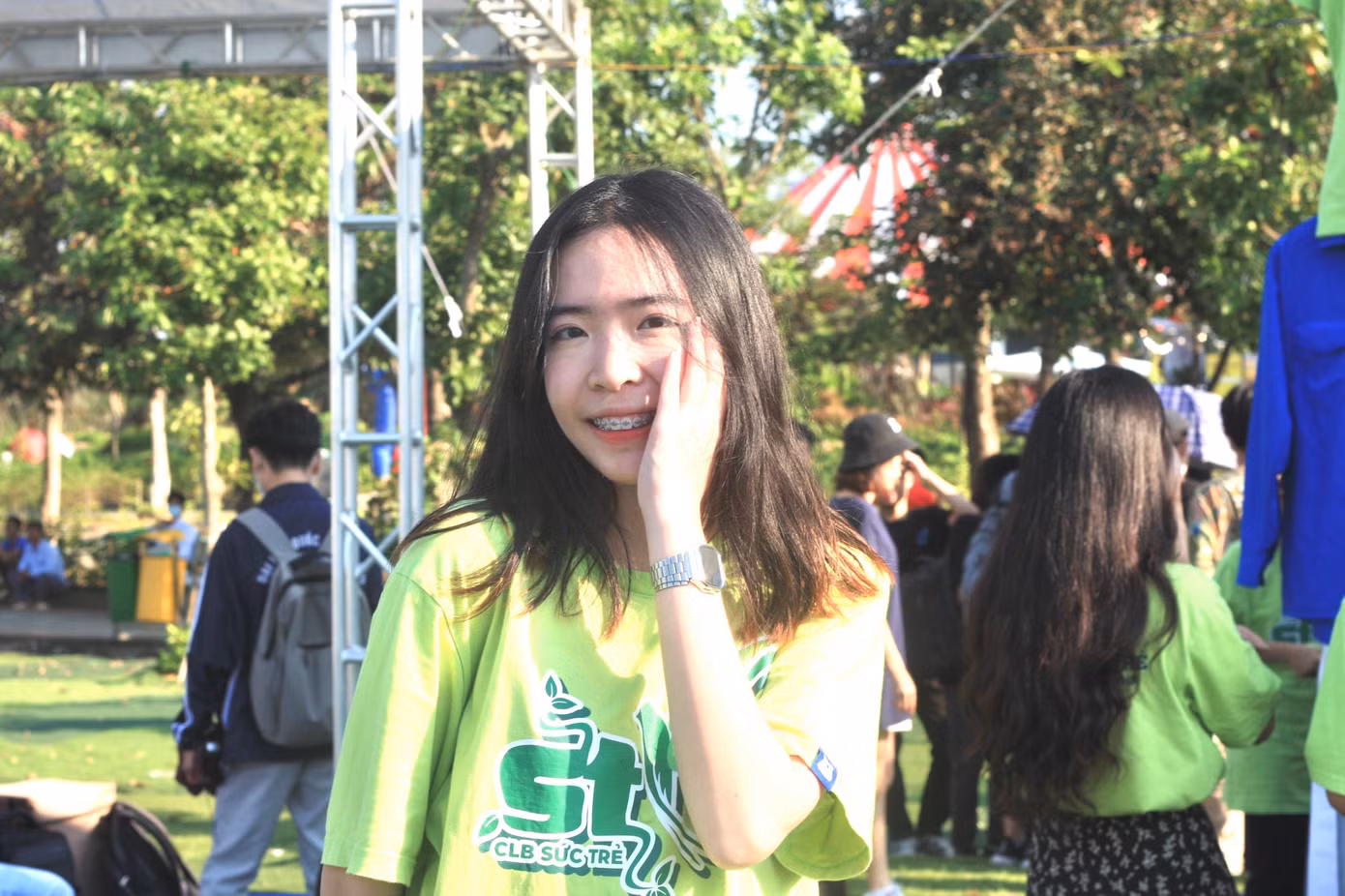Nguyễn Bảo Ngọc là sinh viên khoa Sư phạm tiếng Anh, Trường Đại học Ngoại ngữ - ĐHQGHN (ULIS). Nguyễn Bảo Ngọc là sinh viên khoa Sư phạm tiếng Anh, Trường Đại học Ngoại ngữ - ĐHQGHN (ULIS).