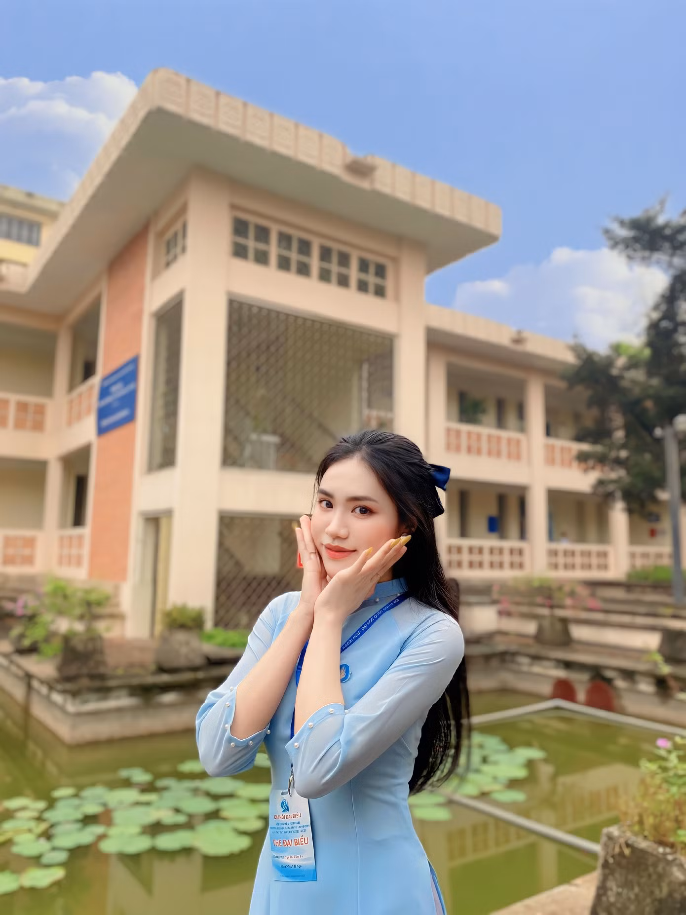 Ngô Thị Cẩm Tú sinh viên năm cuối ngành Ngôn ngữ Nga, khoa Ngôn ngữ và Văn hóa Nga Trường Đại học Ngoại ngữ, ĐHQGHN.