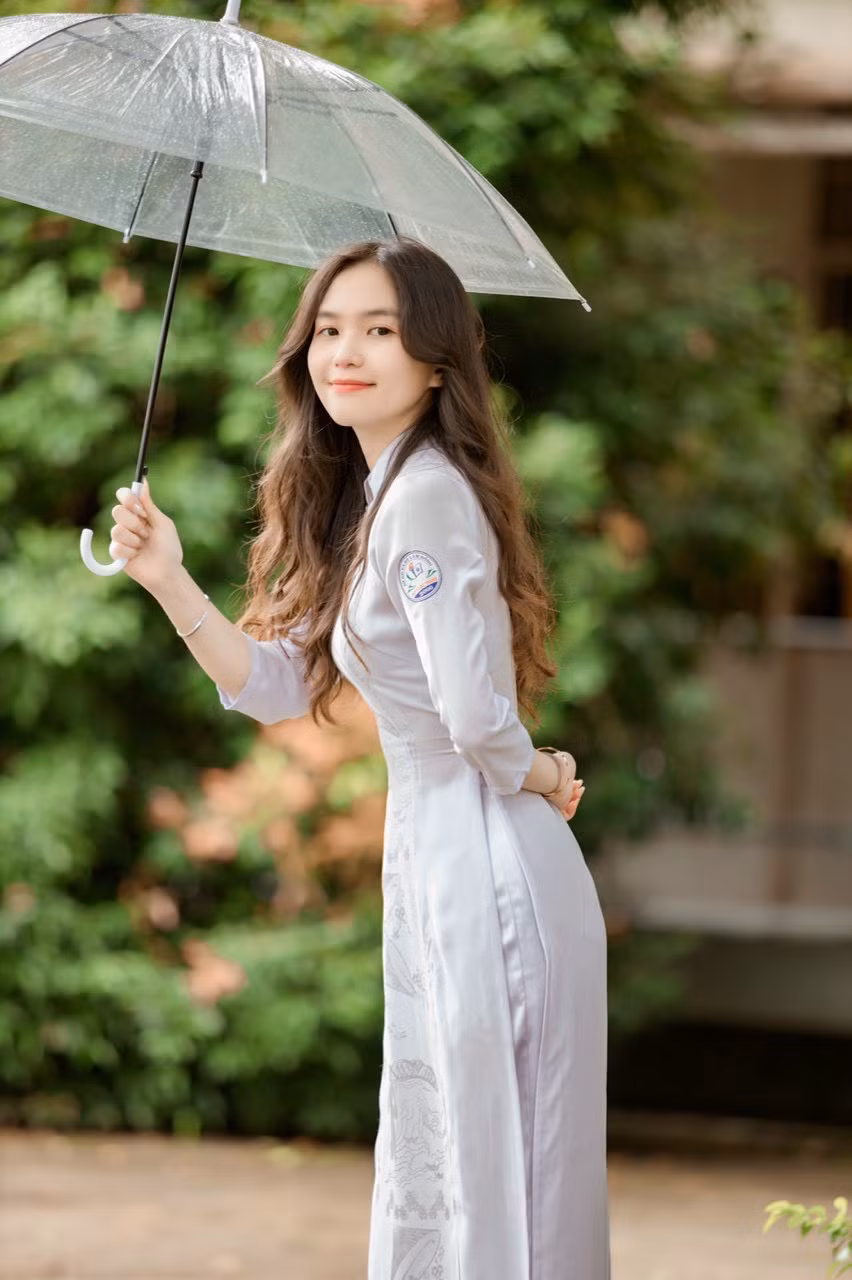 Ngô Thị Hồng Thắm, sinh viên trường Đại học FPT TP. HCM, khoa Quản trị kinh doanh chuyên ngành Quản trị truyền thông đa phương tiện. Ngô Thị Hồng Thắm, sinh viên trường Đại học FPT TP. HCM, khoa Quản trị kinh doanh chuyên ngành Quản trị truyền thông đa phương tiện.
