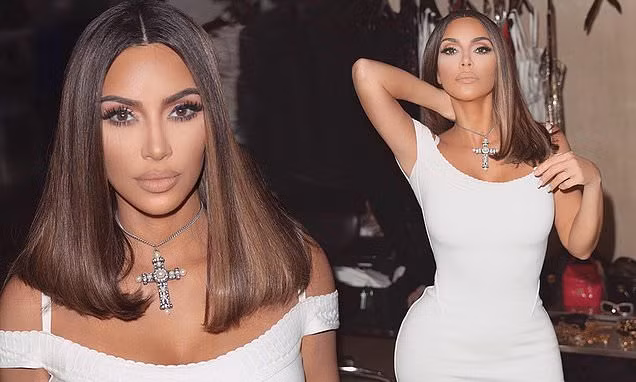 Chị cả 40 tuổi nhà Kardashian đường cong tròn đầy ngất ngây ảnh 13