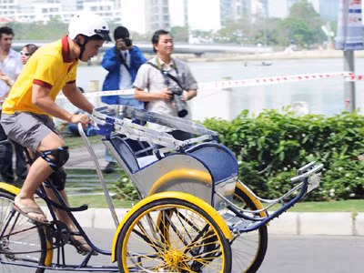 Người và xe: tông xuyệt tông Ngu
