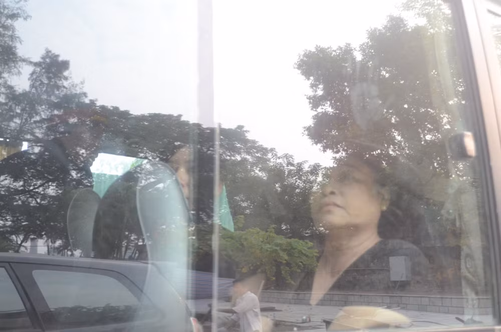 Nhiều người trong tâm trạng bùi ngùi