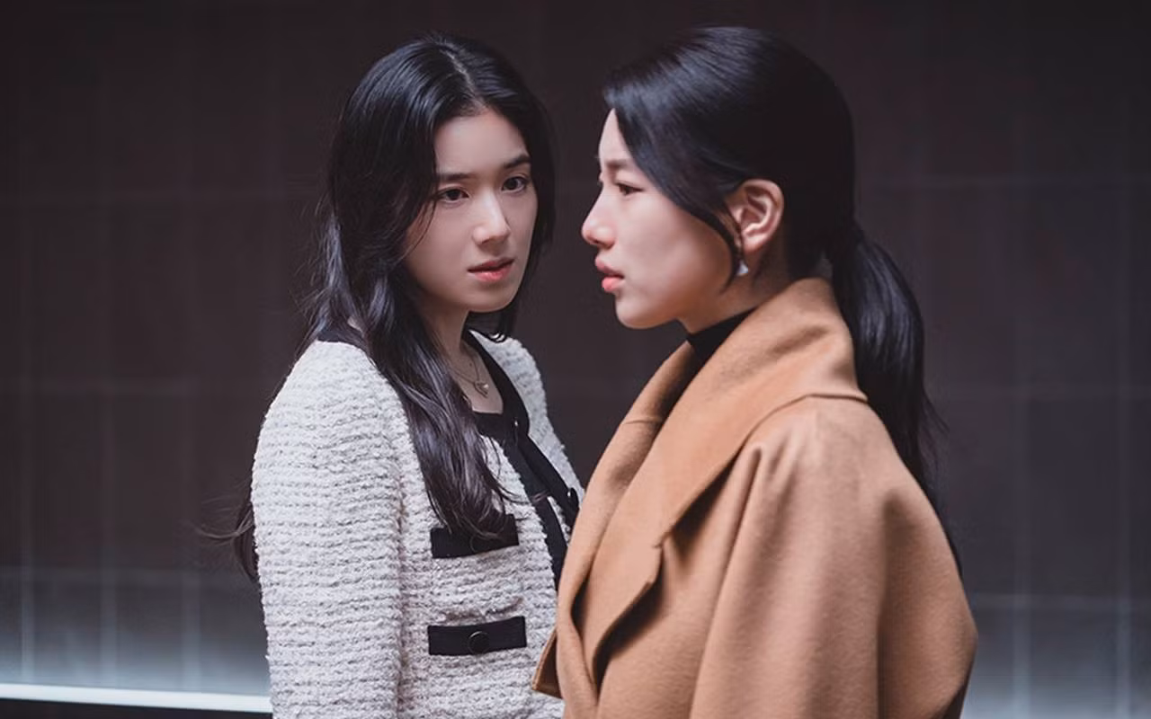 Ngay khi đọ sắc cùng "tình đầu quốc dân" Suzy trong Anna, cô nàng cũng không hề thua thiệt.