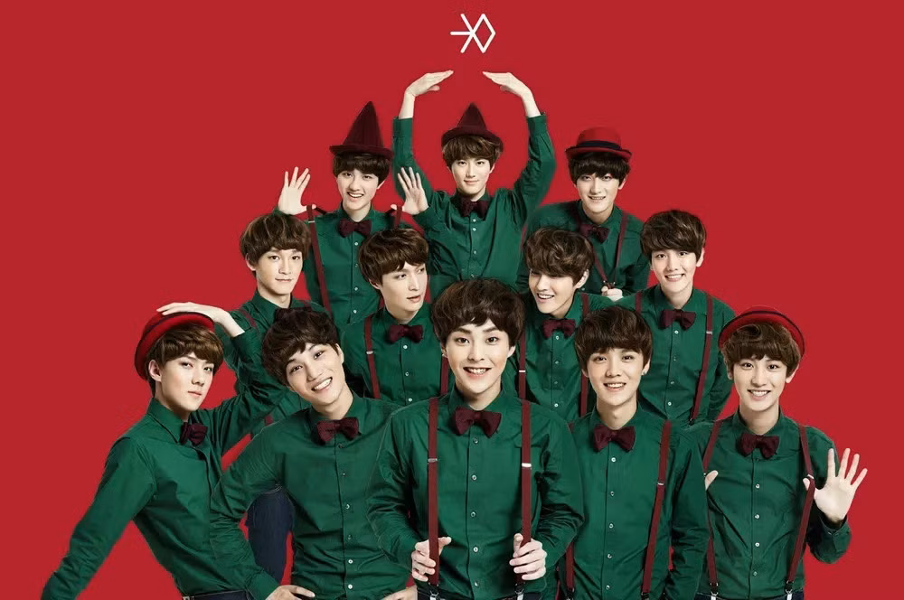 EXO có thể gọi là nhóm nhạc "đắt show" nhất mùa cuối năm với "album vàng trong làng nhạc Noel" gọi tên Miracles in December.