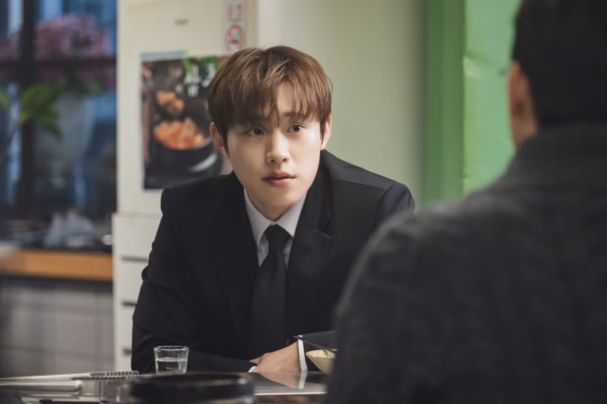 Kim Sung Cheol cũng nắm một suất ghi danh trong danh sách mỹ nam của Trò Chơi Tử Thần.
