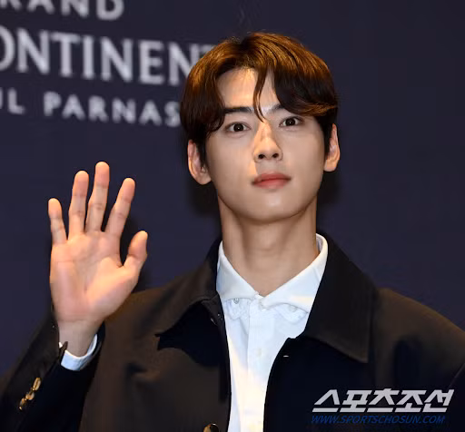 “Nam thần” Cha Eun Woo gây sốt với visual cực điển trai, xuất hiện chỉn chu nhưng không kém phần lịch lãm tại đám cưới của đàn anh.