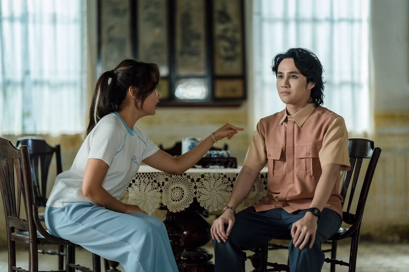 Dự án có thời điểm phát hành khá thuận lợi, hưởng lợi khi loạt phim chiếu Tết bị chê. Dự án có thời điểm phát hành khá thuận lợi, hưởng lợi khi loạt phim chiếu Tết bị chê.