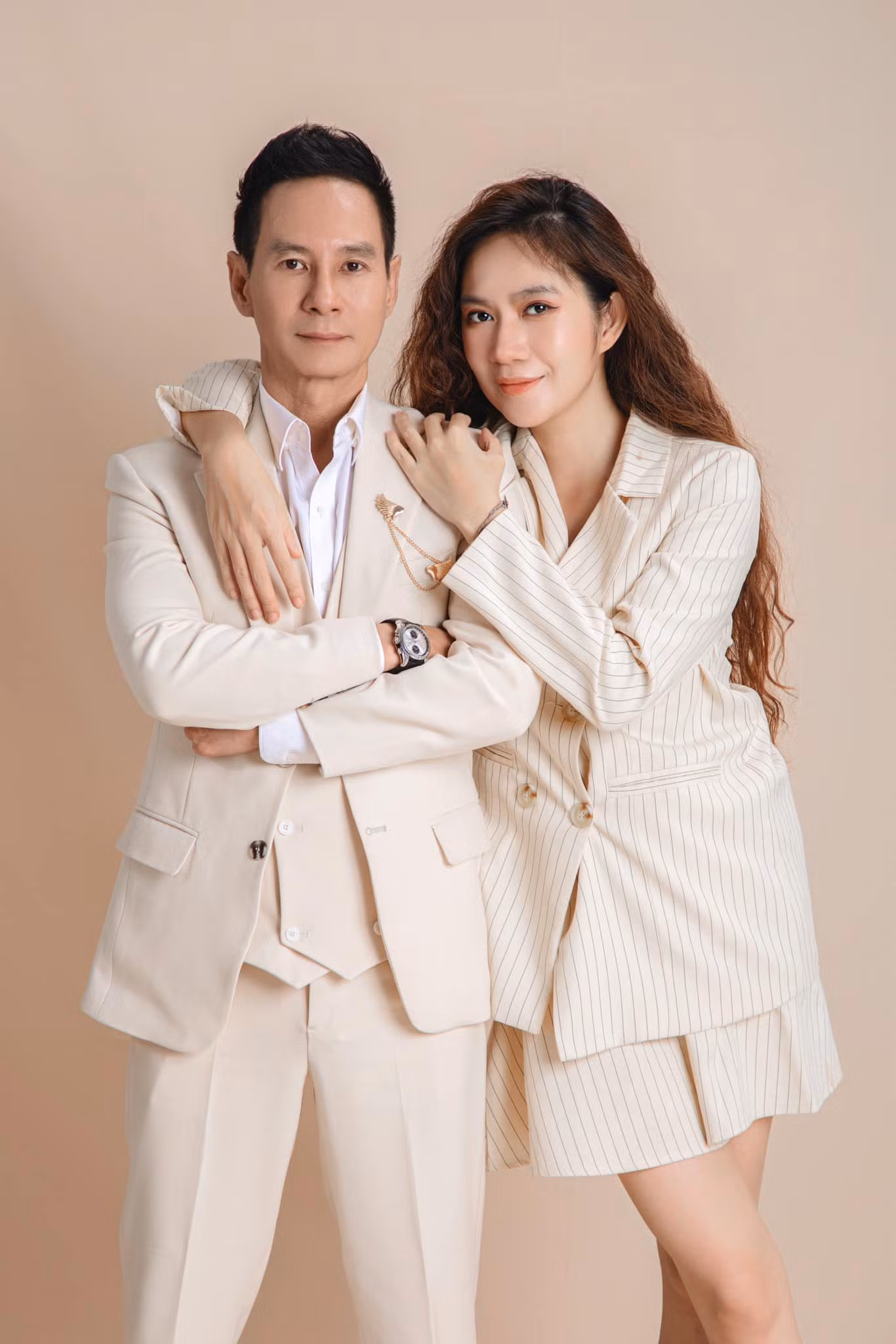 Minh Hà tiết lộ, chồng mình đến thời gian ngủ còn chẳng có nên mong mọi người đừng kéo tên anh vào những tin đồn vô căn cứ.