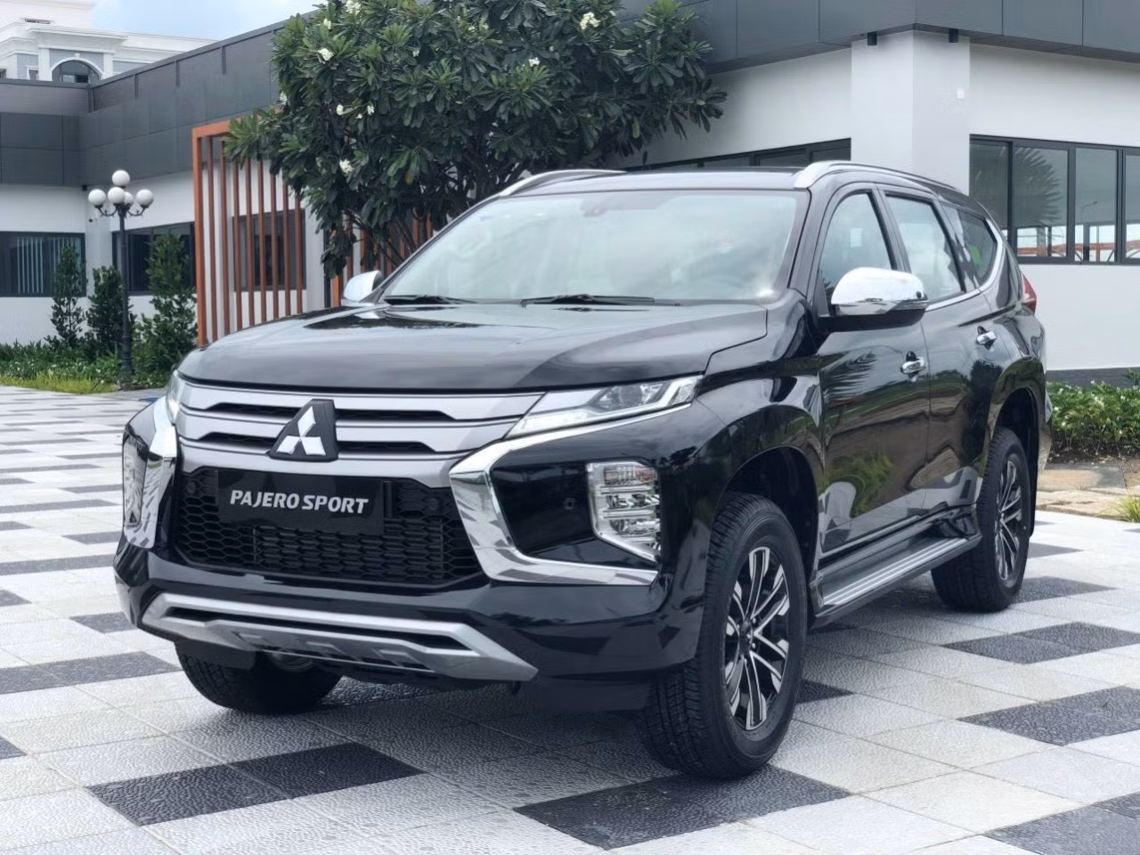 Pajero Sport là xe Mitsubishi có giá trị khuyến mãi cao nhất tháng 4 do giá xe cao nhất.